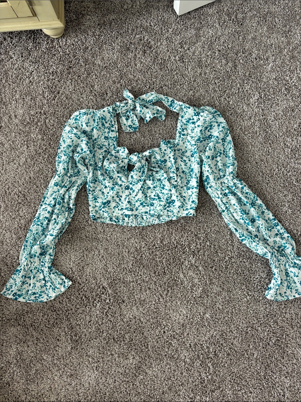 Floral Tie-Front Long Sleeve Crop Top - Aqua/White